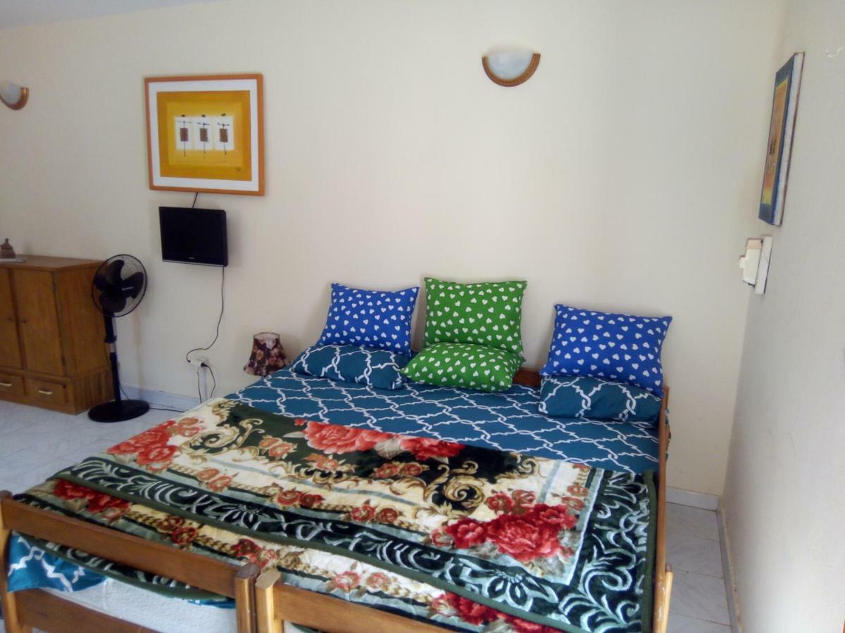 Chez Max Et Khady Apartamento Dakar Exterior foto