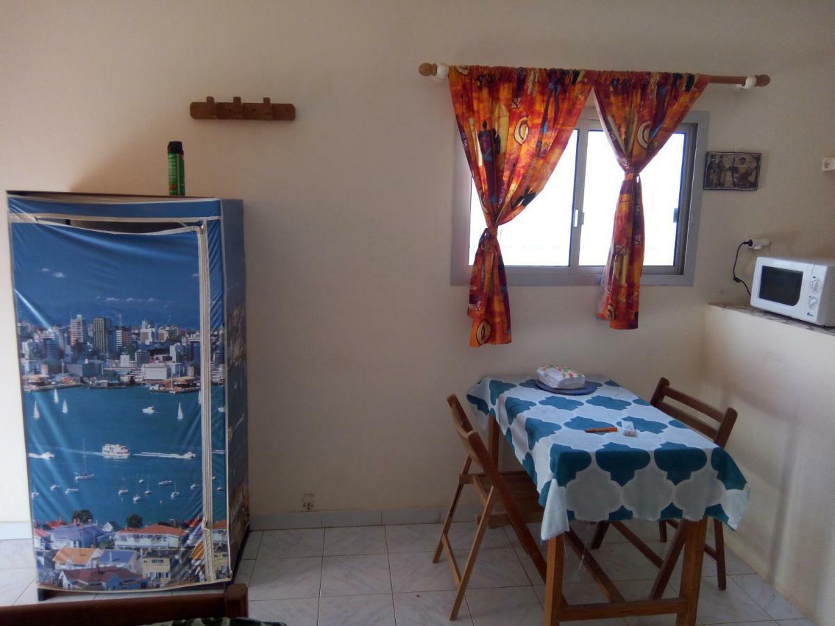 Chez Max Et Khady Apartamento Dakar Exterior foto